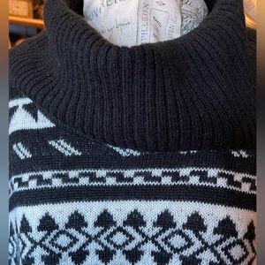 Lane Bryant. Heavy cowl neck sweater. Black and cream. 22/24